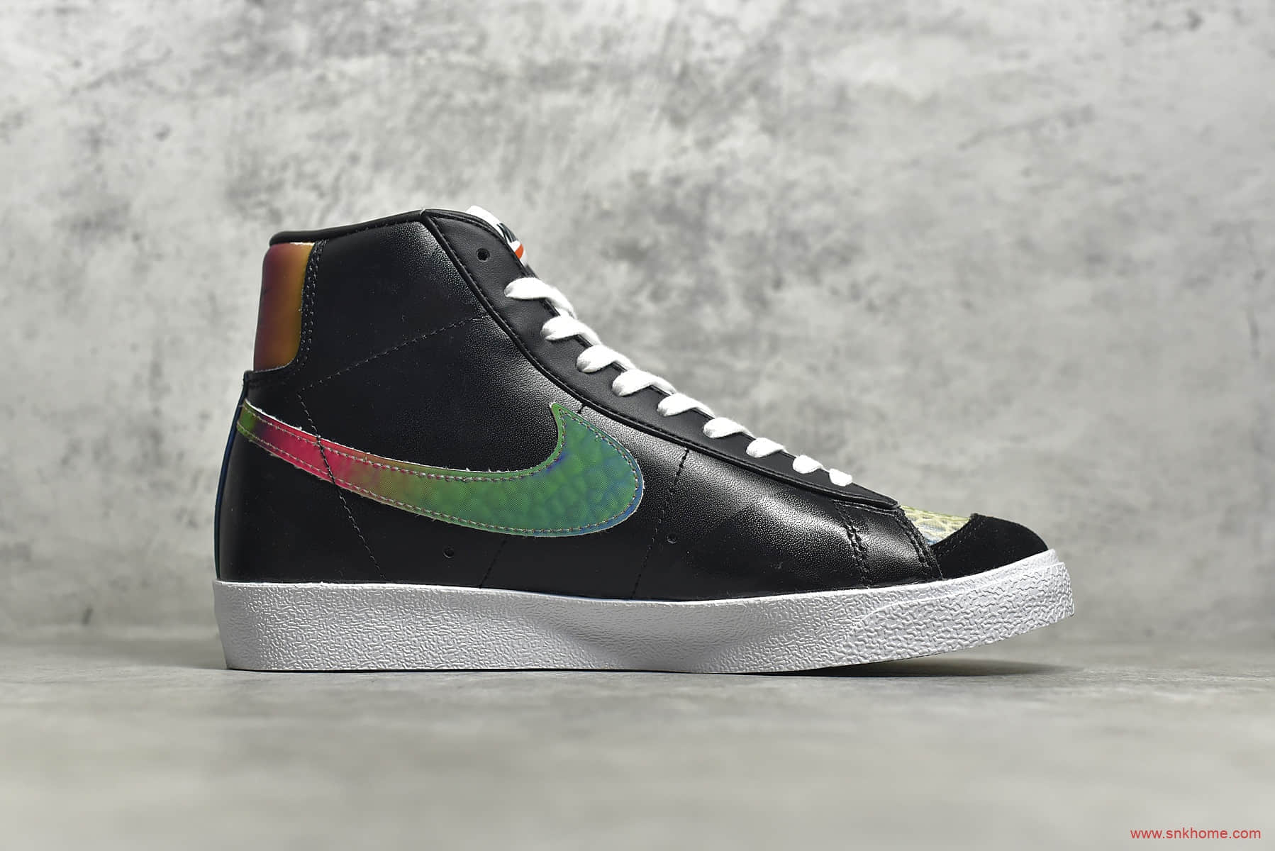 耐克开拓者黑色鞋面镭射钩高帮nikeblazermid1977vintagewemulticolor