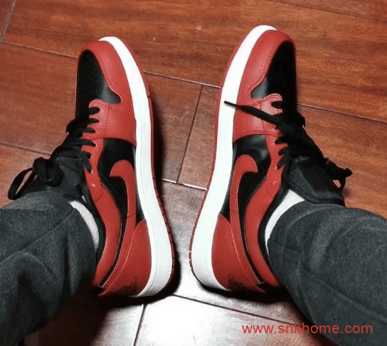 AJ1经典低帮板鞋 OG版本AJ1复古黑红脚趾 AJ1 “Varsity Red” 发售日期 AJ复古黑红低帮上脚图