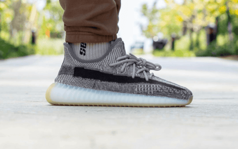 椰子350V2黑色侧透 Yeezy 350 V2 “Zyon” 货号FZ1267