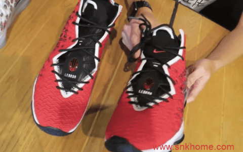 詹姆斯十七代复古红白篮球鞋 LeBron 17 “Uptempo” 货号BQ3177-601