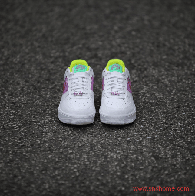 Nike Air Force 1 Low WMNS 镭射粉白复活节配色发售价格 货号CW5592-100