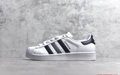 Adidas Superstar 贝壳头头层牛皮 公司级贝壳头黑白标 货号：CM8414