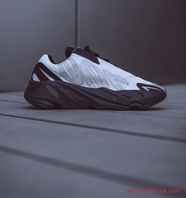 夏季透气椰子系列 Yeezy 700 MNVN骨白开箱测评 货号：FY3729