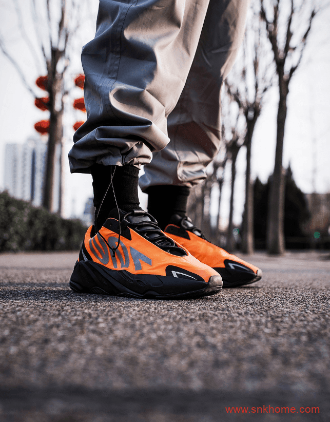 Yeezy Boost 700 MNVN “Orange”  椰子700MNVN橙黑贝克汉姆上脚 货号：FV3258