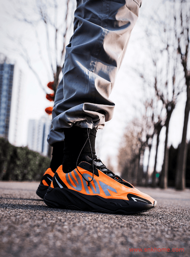 Yeezy Boost 700 MNVN “Orange”  椰子700MNVN橙黑贝克汉姆上脚 货号：FV3258