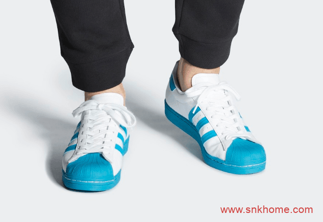 adidas Superstar “Bold Aqua” 蓝色贝壳头白色鞋面发售日期 货号：FY2756