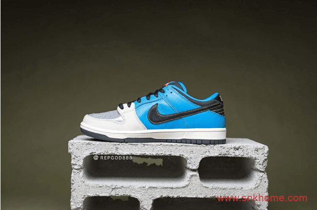 Nike Dunk SB Low 两款新配色实物图曝光 Dunk滑板鞋白蓝配色以及柏林滑板鞋店联名配色