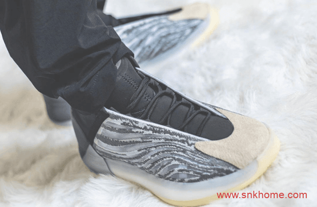 adidas Yeezy Basketball “Quantum” 椰子实战篮球鞋灰黑配色 货号：FZ4362