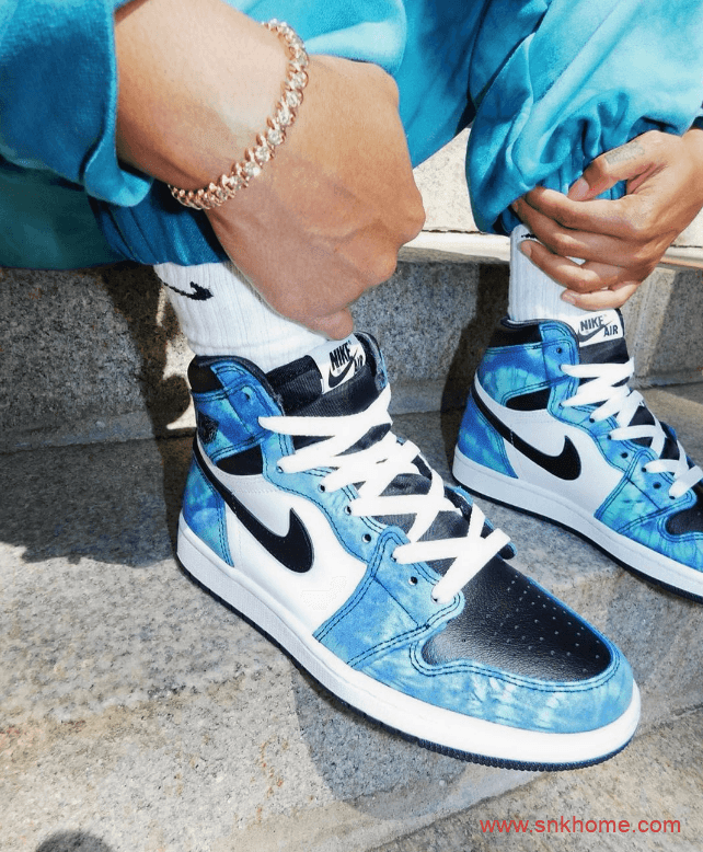 Air Jordan 1 High OG WMNS “Tie-Dye”  上脚图 AJ1高帮扎染发售日期 货号：CD0461-100