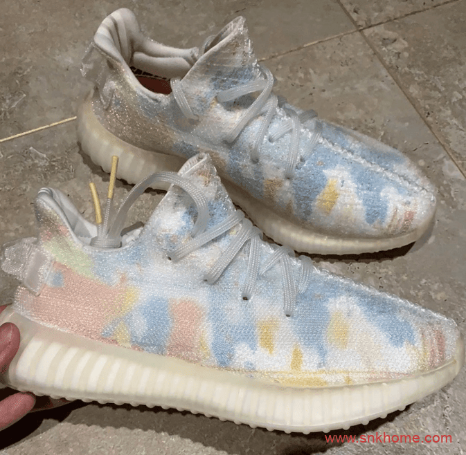 Yeezy 350半透明炫彩鞋面 侃爷椰子350V2新创意层出不穷