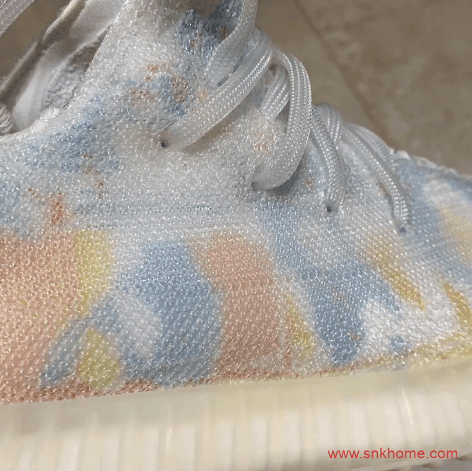 Yeezy 350半透明炫彩鞋面 侃爷椰子350V2新创意层出不穷