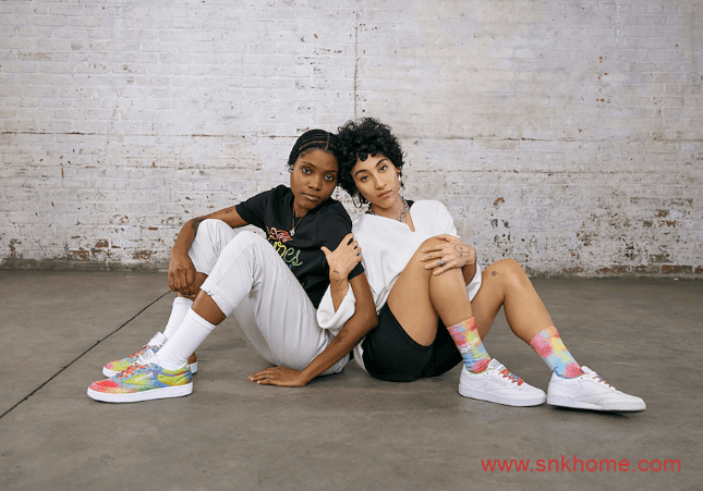 Reebok Pride Month 系列已经发售 锐步拖鞋 锐步All Types of Love锐步彩虹鞋身