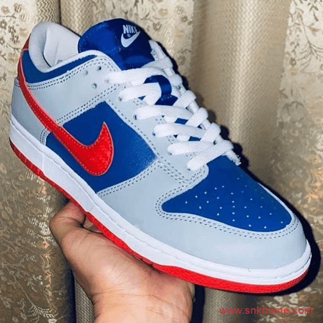 耐克Dunk复刻滑板鞋新品 Nike Dunk Low “Samba”  货号：CZ2667-400