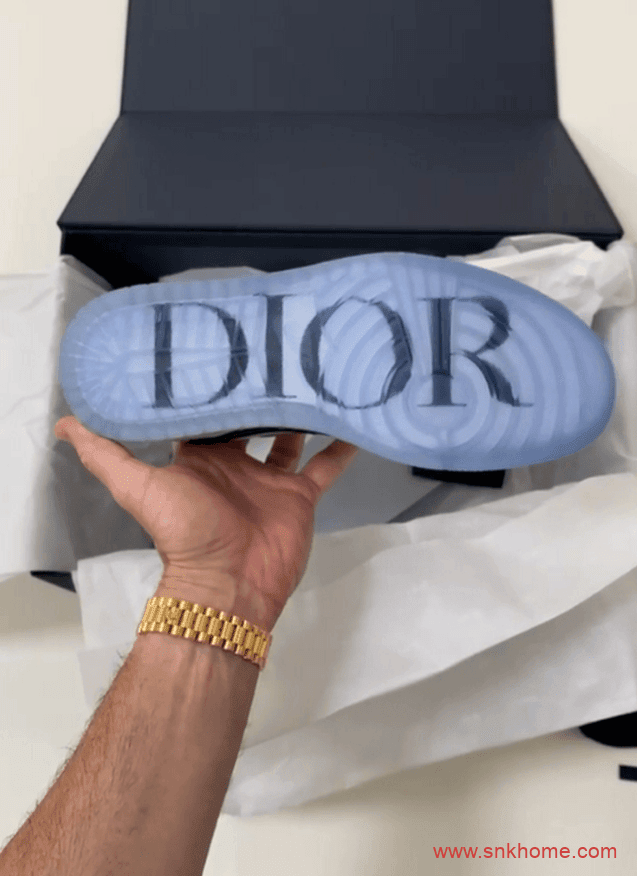 Dior x Air Jordan 1 Low 迪奥AJ联名低帮特殊礼盒版本货量有增加 AJ迪奥联名发售价格 货号：CN8608-002