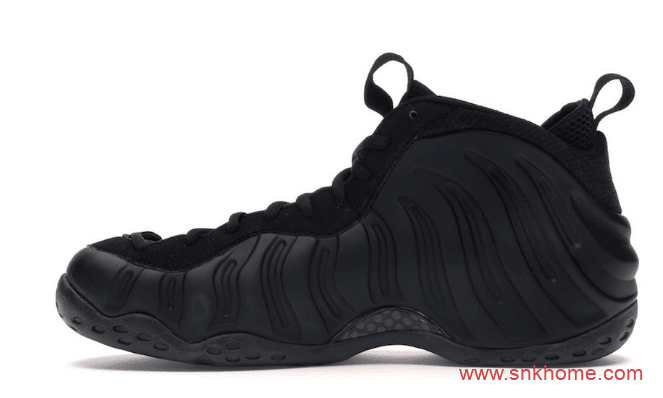 NIKE Air Foamposite One 耐克纯黑喷复刻七月份发售 耐克喷泡黑色超酷炫