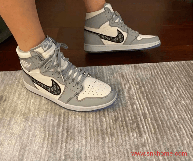 迪奥乔丹联名 天价鞋AJ1迪奥高低帮将一起发售 Dior x Air Jordan 1发售日期