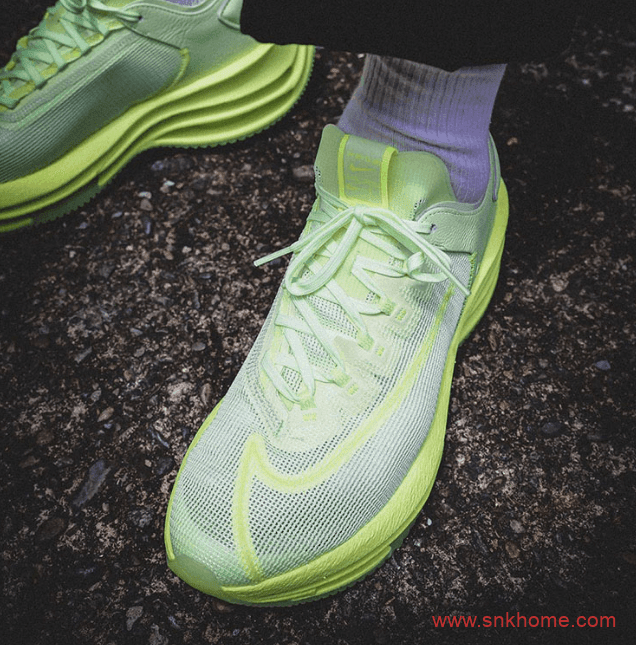 荧光绿跑鞋 Nike Zoom Double Stacked 耐克破二神鞋两款新配色 货号：CI0804-700/CI0804-001