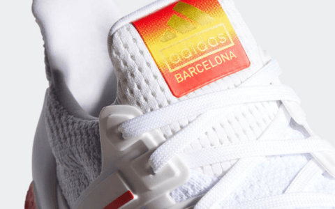 阿迪达斯透气小白鞋  adidas Ultra Boost DNA “Barcelona” 阿迪达斯城市限定白红配色官图 货号：FY2896