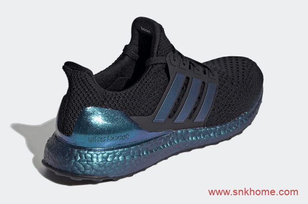 阿迪达斯UB经典跑鞋 adidas Ultra Boost Clima UB跑鞋黑白三色齐出 货号：FZ2876（白色） / FZ2875（黑色） / FZ2874（蓝色）