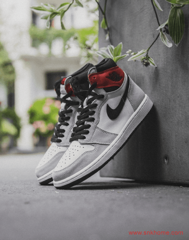 高帮AJ1灰白红麂皮 Air Jordan 1 “Light Smoke Grey” AJ1“小 Union”发售日期 货号：555088-126