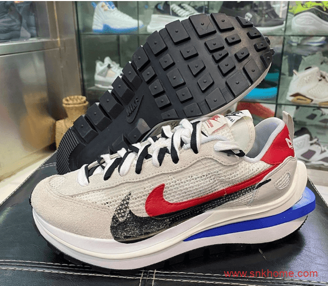 sacai x Nike VaporWaffle 耐克Sacai联名华夫结构鞋发售日期 货号：CV1363-001/CV1363-100/CV1363-700