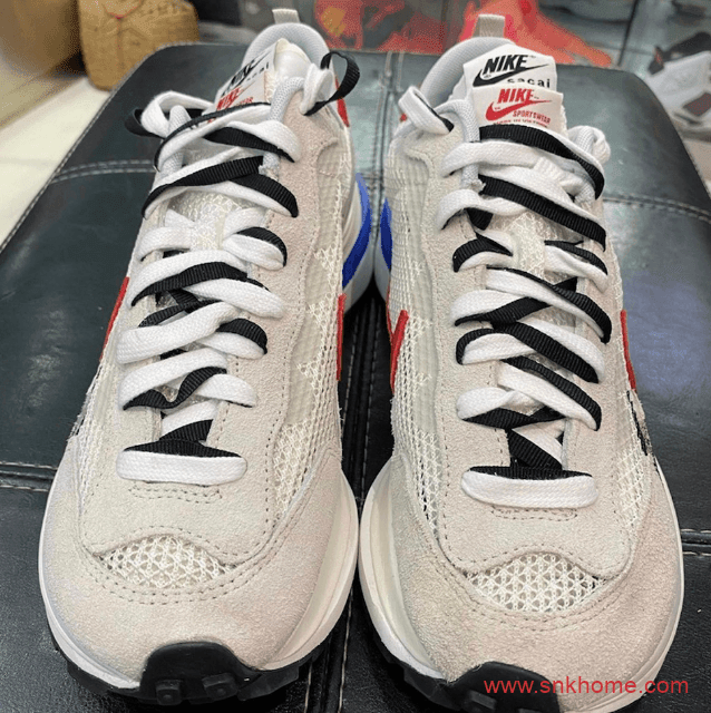 sacai x Nike VaporWaffle 耐克Sacai联名华夫结构鞋发售日期 货号：CV1363-001/CV1363-100/CV1363-700