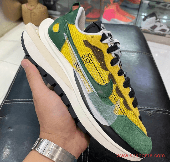 sacai x Nike VaporWaffle 耐克Sacai联名华夫结构鞋发售日期 货号：CV1363-001/CV1363-100/CV1363-700