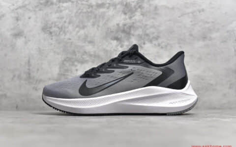 登月7代灰黑色跑鞋 Nike Air Zoom Winflo 7代 货号：CJ0291-003