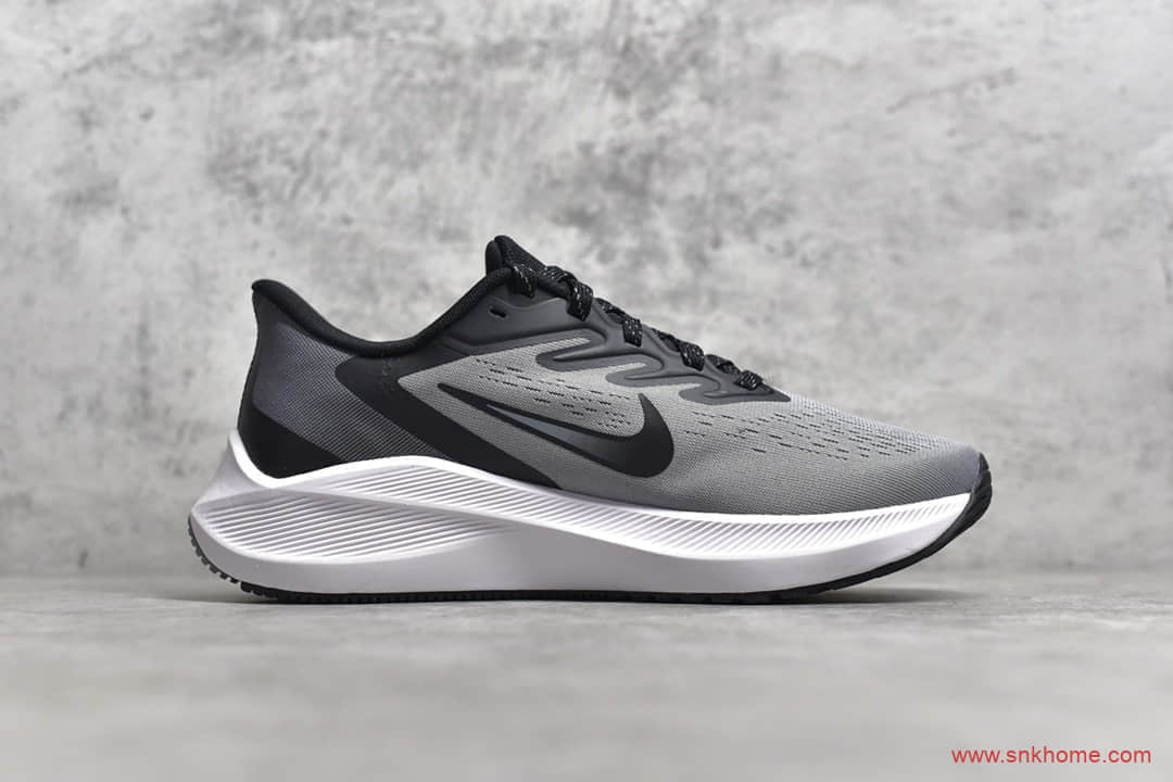 nike登月7图片