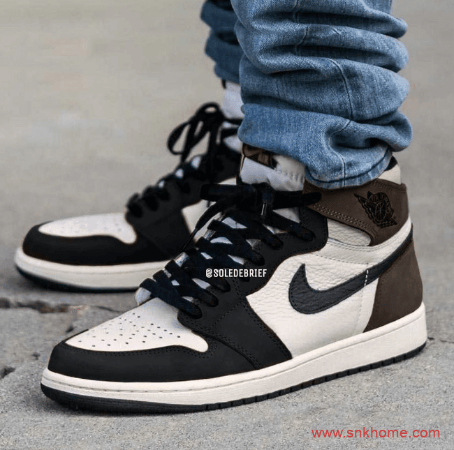 AJ1高帮黑棕麂皮 Air Jordan 1 “Dark Mocha” 小反钩AJ1上脚图 货号：555088-105