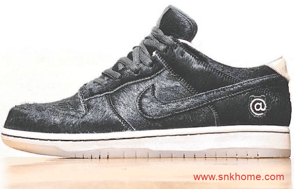 耐克Dunk积木熊联名 Medicom Toy x Nike SB Dunk Low “BE@RBRICK” 耐克Dunk黑色马毛 货号：CZ5127-001