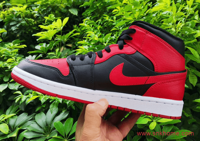 5K天价AJ1黑红高帮的替代品 Air Jordan 1 Mid “Bred”中帮黑红很难抢