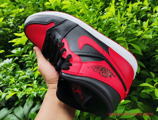 5K天价AJ1黑红高帮的替代品 Air Jordan 1 Mid “Bred”中帮黑红很难抢