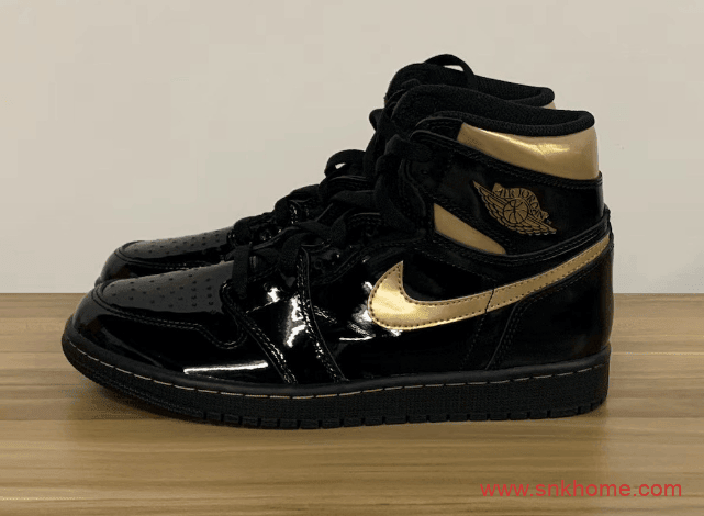 Air Jordan 1 High OG “Black/Metallic Gold” AJ1黑金漆皮实物图细节图预览 货号：555088-032