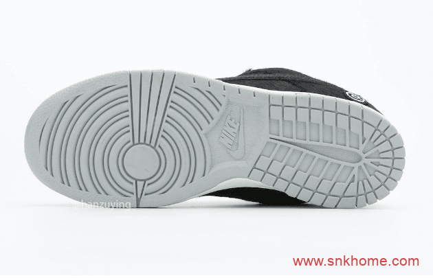 耐克积木熊联名Medicom Toy x Nike SB Dunk Low “BE@RBRICK” 耐克Dunk黑色马毛低帮发售日期 货号：CZ5127-001