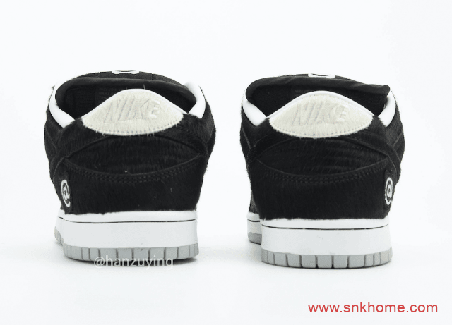 耐克积木熊联名Medicom Toy x Nike SB Dunk Low “BE@RBRICK” 耐克Dunk黑色马毛低帮发售日期 货号：CZ5127-001