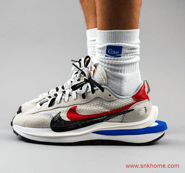 sacai x Nike新联名 sacai x Nike VaporWaffle灰白色鞋面红黑双勾发售日期 货号：CV1363-100