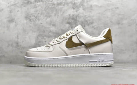 耐克空军奶茶粉色 NIKE Air Force 1 Inside Out Lxx 空军鸳鸯断勾休闲板鞋 货号：DC1425-100