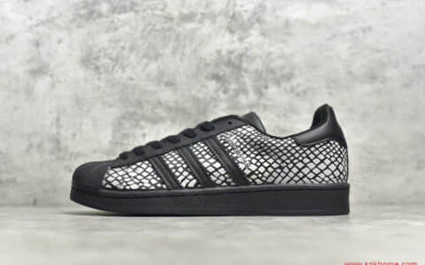 阿迪达斯黑蛇夜光低帮板鞋 adidas Superstar x Atmos 贝壳头黑色反光 货号：FY6014