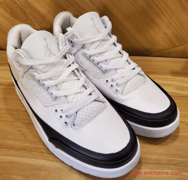 AJ3藤原浩联名最新实物图 Fragment x Air Jordan 3 SP AJ3闪电白黑球鞋规格极高 货号：DA3595-100