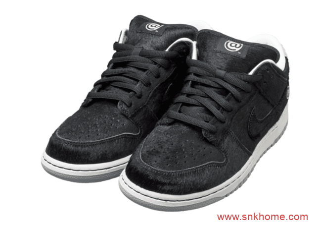 耐克积木熊联名黑色马毛 Medicom Toy x Nike SB Dunk Low “BE@RBRICK”积木熊 Dunk SB Low 货号：CZ5127-001