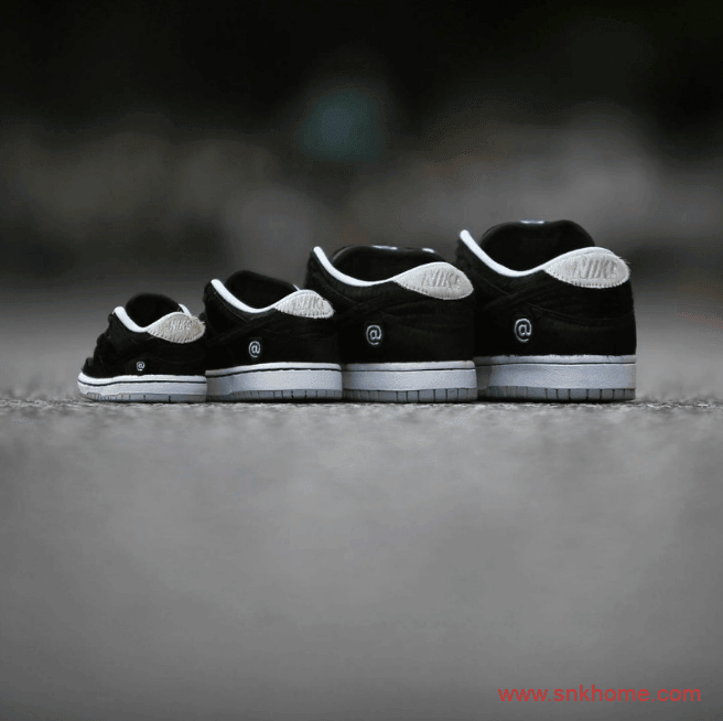 耐克Dunk积木熊亲子鞋 Medicom Toy x Nike SB Dunk Low “BE@RBRICK” 王一博同款耐克Dunk 货号：CZ5127-001