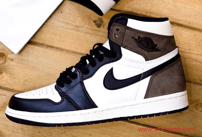 AJ1黑脚趾小倒钩 Air Jordan 1 High OG “Dark Mocha”实物图 AJ1白黑棕色发售日期 货号：555088-105