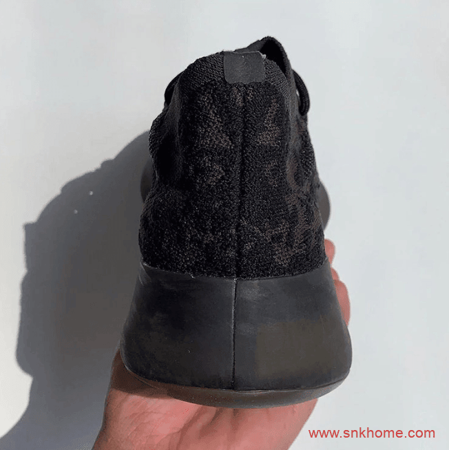 椰子380纯黑黑武士还有满天星版本 adidas Yeezy Boost 380 “Onyx”椰子380黑色发售日期 货号：FZ1270