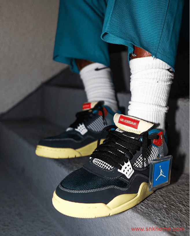 Union x AJ4蓝粉 海军蓝两个配色发售日期 Union x Air Jordan 4即将亮相  货号：DC9533-001/DC9533-800