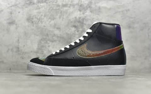 耐克开拓者黑色鞋面镭射钩高帮 NIKE Blazer Mid ‘1977 Vintage WE”Multi-Color” 货号：CZ8653-136