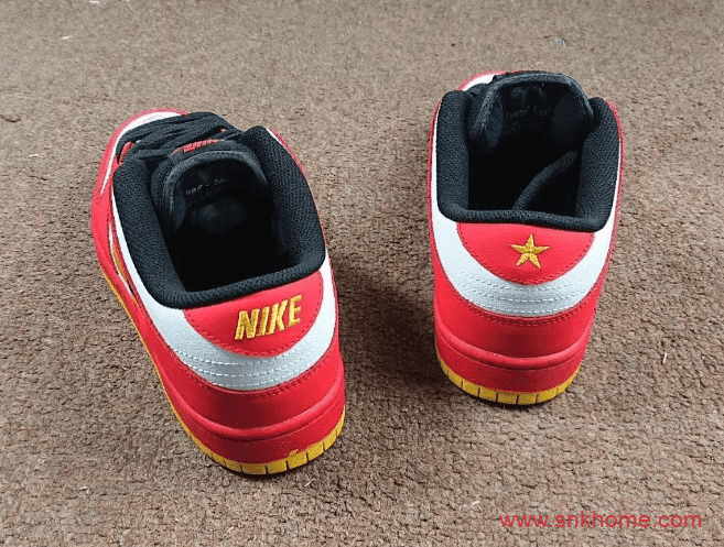 耐克Dunk越南主题建交25周年纪念款 Nike SB Dunk Low “Vietnam 25th Anniversary”  货号：309242-307