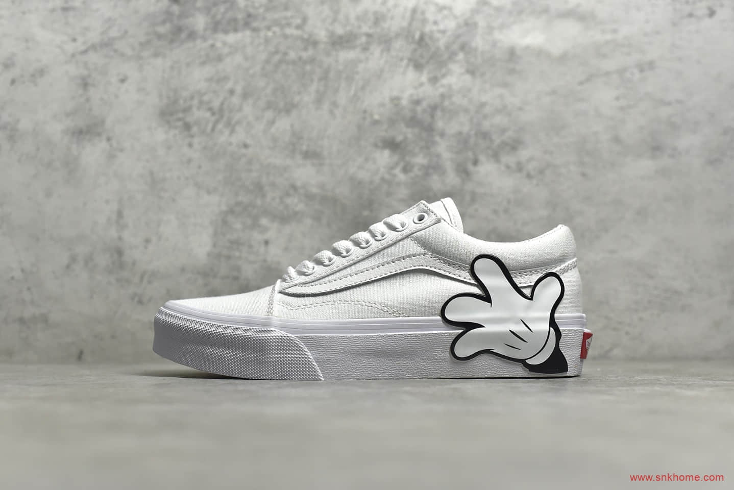 万斯迪士尼米奇联名 VANS x Disney Old Skool 万斯小白鞋纯白色低帮帆布鞋 货号：VN0A38G1UNC