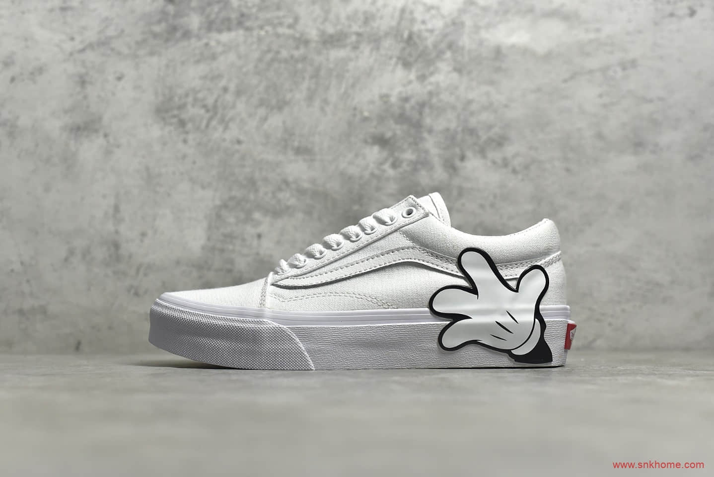 万斯迪士尼米奇联名 VANS x Disney Old Skool 万斯小白鞋纯白色低帮帆布鞋 货号：VN0A38G1UNC