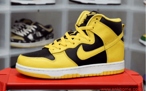 耐克Dunk SB武当配色高帮 Nike Dunk High SP “Varsity Maize” 耐克Dunk SB黑黄高帮板鞋发售日期 货号：CZ8149-002